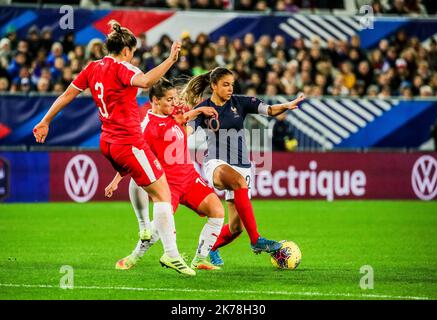 A BORDEAUX / AU MATMUT ATLANTIQUE / FOOTBALL FÉMININ / CHAMPIONNAT EUROPÉEN DE FEMMES 2021 / FRANCE / SERBIE / - 2019/11/09. Femme football Fnrace - Serbie Banque D'Images