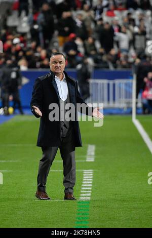 FRANCE MOLDAVIE / EURO 2020 l'entraîneur de la Moldavie, Envin Firat Lors de France Moldavie, le 14 novembre 2019, au Stade de France pour les qualifications de l'Euro 2020. / 2019 - France / Ile-de-France (région) / Paris - FRANCE MOLDAVIE / EURO 2020 l'entraîneur de Moldavie, Enmin Firat pendant France Moldavie, sur 14 novembre 2019, au Stade de France pour les qualifications de l'Euro 2020. Banque D'Images