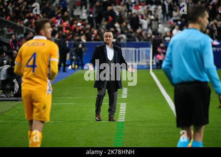 FRANCE MOLDAVIE / EURO 2020 l'entraîneur de la Moldavie, Envin Firat Lors de France Moldavie, le 14 novembre 2019, au Stade de France pour les qualifications de l'Euro 2020. / 2019 - France / Ile-de-France (région) / Paris - FRANCE MOLDAVIE / EURO 2020 l'entraîneur de Moldavie, Enmin Firat pendant France Moldavie, sur 14 novembre 2019, au Stade de France pour les qualifications de l'Euro 2020. Banque D'Images