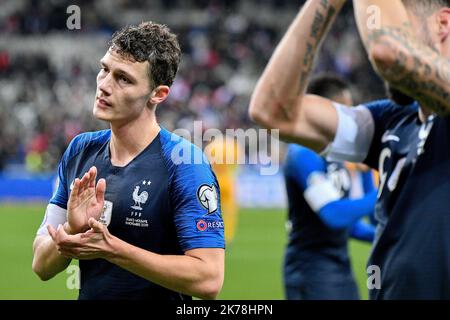 Benjamin Pavard cors de FRANCE MOLDAVIE / EURO 2020 victoire de l'Equipe de France contre la Moldavie, le 14 novembre 2019, au Stade de France pour les qualifications de l'Euro 2020. / 2019 - France / Ile-de-France (région) / Paris - Benjamin Pavard pendant LA FRANCE MOLDAVIE / EURO 2020 victoire de l'équipe française contre la Moldavie, sur 14 novembre 2019, au Stade de France pour les qualifications de l'Euro 2020. Banque D'Images