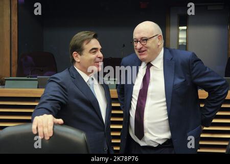 Les commissaires européens se sont réunis aujourd'hui à Bruxelles sous la présidence d'Ursula Von Der Leyen. Margaritis Schinas et M. Phil Hogan. Banque D'Images