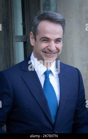 Le Premier ministre grec Kyriakos Mitsotakis rencontre mercredi le président français Emmanuel Macron à l'Elysée, à Paris, 29 janvier 2020 Banque D'Images