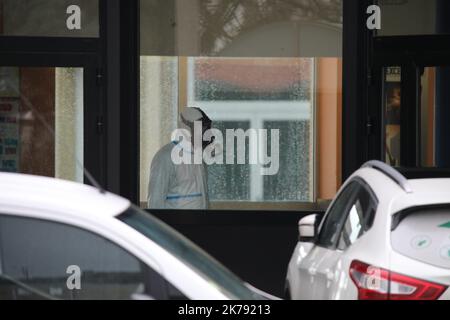 Décontamination au collège de la Fontaine à Crépy à Valois Banque D'Images