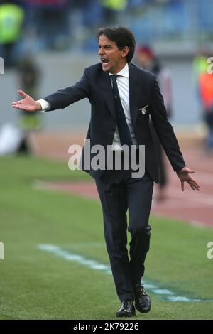 Simone Inzaghi, directrice du Latium, en action pendant la série italienne Un match de football entre le Latium et Bologne, au stade olympique de Rome. Banque D'Images