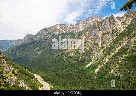 Photographie prise de la vue sur le col de Washington, forêt nationale de Wenatchee, Washington, États-Unis. Banque D'Images