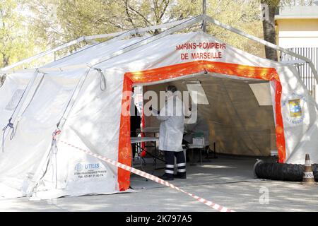 Tente de l'hôpital local pour faire un test contre le coronavirus à Marseille sur 26 mars 2020 Banque D'Images