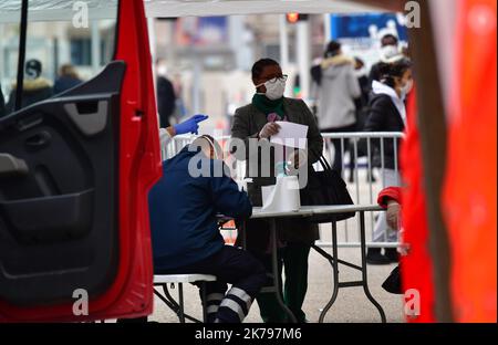 Tente de l'hôpital local pour faire un test contre le coronavirus à Marseille sur 27 mars 2020 Banque D'Images