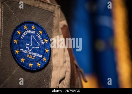 Mali / KoMali / Koulikoro / Bamako - cérémonie de passation de commandement entre le commandant autrichien, le général de brigade Christian Harbersatter et le chef actuel de l'EUTM Mali, le général de brigade Joao Pedro Boga Ribeiro (Portugal). La cérémonie s'est déroulée au QG de l'EUTM à Bamako en présence du Chef d'état-major des armées maliennes, du général Abdoulaye Coulibaly et du chef de la MINUSMA, M. Annadif Mahamat Saleh. Banque D'Images