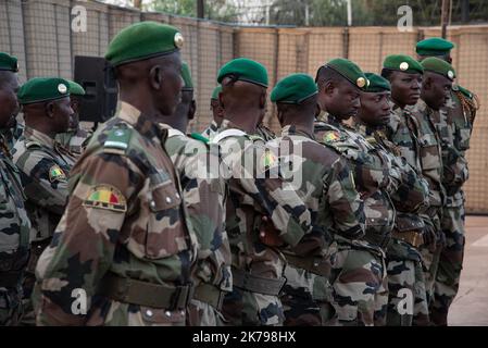 Mali / KoMali / Koulikoro / Bamako - cérémonie de passation de commandement entre le commandant autrichien, le général de brigade Christian Harbersatter et le chef actuel de l'EUTM Mali, le général de brigade Joao Pedro Boga Ribeiro (Portugal). La cérémonie s'est déroulée au QG de l'EUTM à Bamako en présence du Chef d'état-major des armées maliennes, du général Abdoulaye Coulibaly et du chef de la MINUSMA, M. Annadif Mahamat Saleh. Banque D'Images