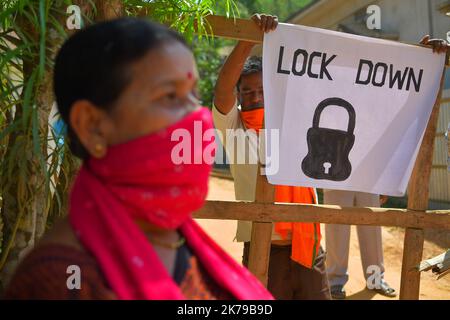 30/03/2020 - Inde / Tripura / Agartala - Un poste de lavage des mains, pendant un confinement national, imposé à la suite de la pandémie du coronavirus, à Agartala Banque D'Images