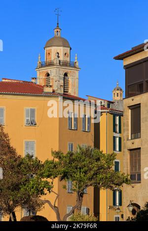 Clocher de la cathédrale notre-Dame de l'Assomption d'Ajaccio où l'empereur Napoléon Ier a été baptisé à Ajaccio (Corse-du-Sud) Corse, France Banque D'Images