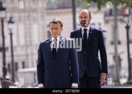 Edouard Philippe, premier ministre, Emmanuel Macron, président de la République Pool/Maxppp - France, mai 8th 2020 - cérémonie de commémoration de l'armistice de 8 mai 1945 pendant la détention en France liée au covid19 Banque D'Images