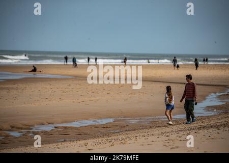 Après la longue période de confinement, le gouvernement a autorisé la réouverture des plages. Les plages de Gironde sur la côte Atlantique Banque D'Images