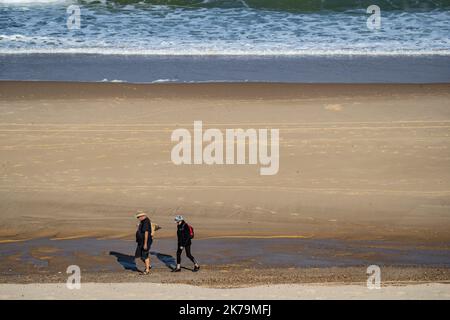 Après la longue période de confinement, le gouvernement a autorisé la réouverture des plages. Les plages de Gironde sur la côte Atlantique Banque D'Images