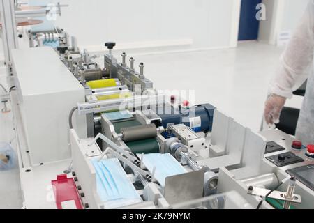 Le blanc Mesnil, France, mai 20th 2020 - pandémie de Covid-19. M. -Hsueh-Sheng-Wang, l'entrepreneur chinois d'Aubervilliers, possède la première usine de production de masques 'Made in Paris' Banque D'Images