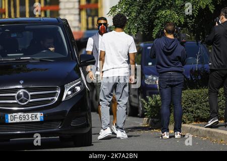 Sur la photo : Thiago Silva et Marquinhos - 2020/06/22. Les joueurs de l'équipe Paris Saint-Germain sont de retour au camp de Loges, leur centre d'entraînement, après plusieurs semaines d'interruption en raison de la pandémie du coronavirus ou COVID-19. Banque D'Images