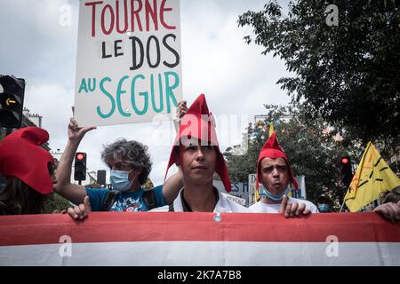 À l'appel de plusieurs syndicats, dont les collectifs interurgences et interhôpitaux, le personnel de santé proteste Banque D'Images