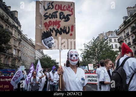À l'appel de plusieurs syndicats, dont les collectifs interurgences et interhôpitaux, le personnel de santé proteste Banque D'Images