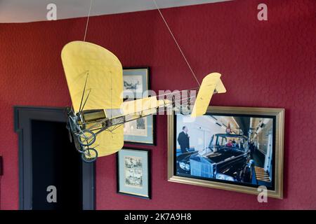 ©PHOTOPQR/VOIX DU NORD/1 ; 24/07/2020 ; Condette, le 24/07/2020, visite du Château d'Hardelot, centre culturel de l'Entente cordiale à Condette PHOTO ZACK AJILI LA VOIX DU NORD - Château de Hardelot, connu localement sous le nom de Château d'Hardelot, se trouve dans un champ à côté du village de Condette, dans le pas-de-Calais en France. Le château a été pris et repris plusieurs fois par les Français, les Anglais et les Bourguignons. Au 17th siècle, le Cardinal Richelieu fit démonter le château de Hardelot et le château devint une ferme. Banque D'Images