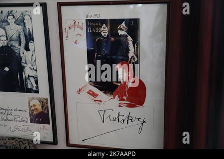 ©PHOTOPQR/LE PARISIEN/Guillaume Georges ; Mont-Saint-Michel ; 20/07/2020 ; le Mont-Saint-Michel (Manche), lundi 20 juillet 2020. Economie. Série d'été sur les restaurants mythiques. Photo: Restaurant 'la mère Poulard', célèbre pour son omelette - Mont Saint Michel, France, juillet 20th 2020 - caractéristiques d'un des restaurants les plus célèbres de France : le Mere Poudlard situé sur le Mont Saint Michel Banque D'Images