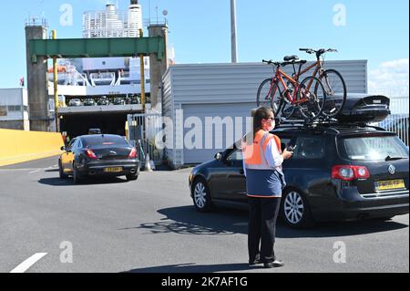 ©PHOTOPQR/LE TÉLÉGRAMME/NICOLAS CREACH ; ; ; 31/07/2020 ; PHOTO NICOLAS CREACH / LE TÉLÉGRAMME. Roscoff ( 29 ) Britany Ferries LE 14082020 les derniers parties des bateaux de la Britany Ferries vers l'Angleterre avant la mise en place d'une quatordaine pour toutes les personnes entrant sur le territoire britannique qui commencent à partir de la partie du Samedi 15 Aout à 6 H du matin. Départ de Britany Ferries en Angleterre les personnes entrant en territoire britannique à partir de samedi 15 août à 6 heures seront dans la quinzaine. Roscoff sur 14 août 2020 Banque D'Images