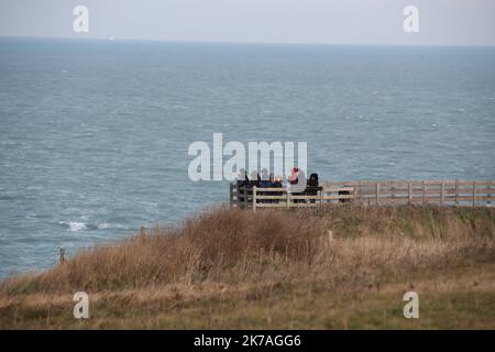 ©PHOTOPQR/LE PARISIEN/Arnaud Journois ; AUDINGHEN ; 04/01/2019 ; reportage sur la recrudescence de tentative de passage des migrants vers l'Angleterre en passant par la manche en bateau. Ici le CROSS (Centre régional d'opération de surveillance et de contrôle) de la pointe du Cap gris nez. Il s'agit du point du littoral English the plus proch de l'Angleterre. Audinghen, France, janvier 2019 Rapport sur la résurgence des tentatives de traverser les migrants vers l'Angleterre en traversant la Manche par bateau. Ici, la CROIX (Centre opérationnel régional de surveillance et de sauvetage) à la pointe de Cap gris nez. C'est le Banque D'Images