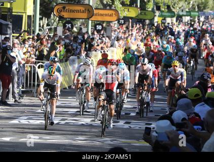 ©PHOTOPQR/LA PROVENCE/DUCLET Stéphane ; Sisteron ; 31/08/2020 ; Tour de France 2020. Arrivée à Sisteron. Victoire de Caleb Ewan au sprint. - Tour de France 2020, Stage 3 / NICE > SISTERON 31 août 2020 - le Tour de France 2020 sur 31 août 2020 Banque D'Images