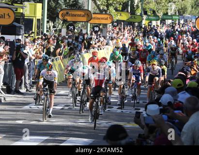 ©PHOTOPQR/LA PROVENCE/DUCLET Stéphane ; Sisteron ; 31/08/2020 ; Tour de France 2020. Arrivée à Sisteron. Victoire de Caleb Ewan au sprint. - Tour de France 2020, Stage 3 / NICE > SISTERON 31 août 2020 - le Tour de France 2020 sur 31 août 2020 Banque D'Images