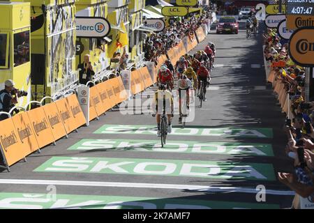 ©PHOTOPQR/LA PROVENCE/DUCLET Stéphane ; Sisteron ; 01/09/2020 ; Tour de France 2020. Etape Sisteron Orcières. PQR PISCINE - Tour de France 2020, Stage 4 / SISTERON > ORCIÈRES-MERLETTE Banque D'Images