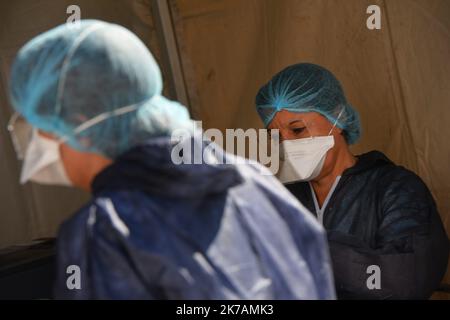 ©PHOTOPQR/OUEST FRANCE/Franck Dubray ; Nantes ; 02/09/2020 ; ouverture dans le centre ville de Nantes d'un centre de pêche du coronavirus covid-19 . Des tests PCR sont réactivés avec un autre type de test. - Centre de tests Covid 19 à nantes France le 2 septembre 2020 Banque D'Images