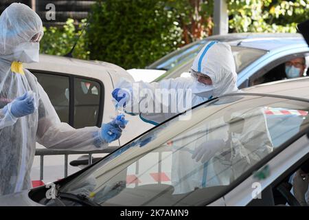 ©PHOTOPQR/LE MIDI LIBRE/JEAN MICHEL MART ; MONTPELLIER ; 02/09/2020 ; MONTPELLIER / PARKING DU DOMAINE D'O / TEST DE CONDUITE COVID / CORONAVIRUS Banque D'Images