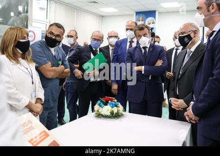 © Pool/Stéphane Lemouton/MAXPPP ? Liban, Beyrouth, 2020/09/02 le Président Emmanuel Macron visite l'hôpital universitaire Rafik Hariri à Beyrouth, Liban, le 1st 2020 septembre Banque D'Images