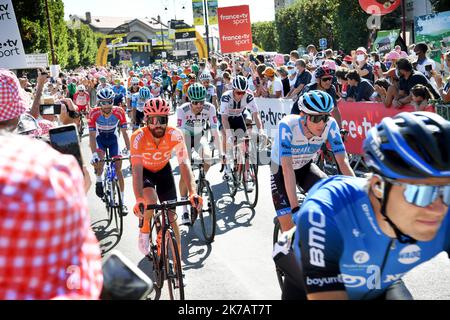 ©PHOTOPQR/LA MONTAGNE/Rémi DUGNE ; ; 11/09/2020 ; Tour de France 2020, ETAPE CHATEL - PUY MARY, partie de Châtel-Guyon. Photo Remi Dugne - Tour de France 2020, 13th scène le 10th 2020 septembre Châtel-Guyon - Puy-Mary Banque D'Images