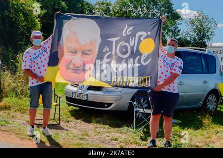 ©PHOTOPQR/LA MONTAGNE/Richard BRUNEL ; ; 11/09/2020 ; Cyclisme Tour de France Etape Chatel-Guyon Puy Mary, ambiance, hommage Poulidor, le 11/09/2020 photo R Brunel - Tour de France 2020, 13th scène le 10th 2020 sept Châtel-Guyon - Puy-Mary Banque D'Images