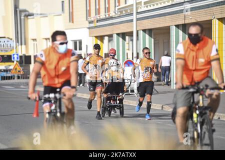 ©PHOTOPQR/VOIX DU NORD/Sébastien JARRY ; 12/09/2020 ; Berck surMerv le 12/09/2020 .24 heures en joelette -record du monde. Photo : Sébastien JARRY : LA VOIX DU NORD - 2020/09/12. 24h en joelette, équipement de sports-loisirs adapté aux personnes handicapées et aux personnes à mobilité réduite. Banque D'Images