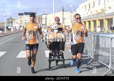 ©PHOTOPQR/VOIX DU NORD/Sébastien JARRY ; 12/09/2020 ; Berck surMerv le 12/09/2020 .24 heures en joelette -record du monde. Photo : Sébastien JARRY : LA VOIX DU NORD - 2020/09/12. 24h en joelette, équipement de sports-loisirs adapté aux personnes handicapées et aux personnes à mobilité réduite. Banque D'Images