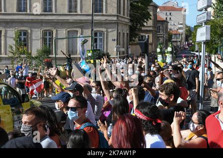 ©PHOTOPQR/LE PROGES/Joël PHILIPPON - Lyon 12/09/2020 - passage Croix-Rousse caravane Tour de France 2020 à Lyon 12 septembre -passage de la caravane du Tour de France 2020 à la Croix-Rousse. Enormément de monde pour le passage de la caravane. - 2020/09/12. TOUR DE FRANCE ÉTAPE 14. Banque D'Images