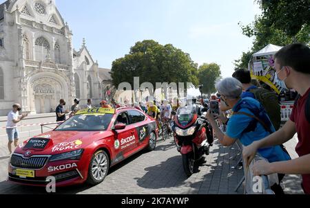 ©PHOTOPQR/LE PROGRES/Catherine AULAZ - Bourg-en-Bresse 18/09/2020 - Tour de France - 18 septembre 2020 - Tour de France - Bourg-en-Bresse (Ain) - Champagnole (Jura) - Etape 19 - 18 septembre 2020. Le peloton est passé devant le Monastère Royal de Brou - 2020/09/18. Tour de France, étape 19 Banque D'Images