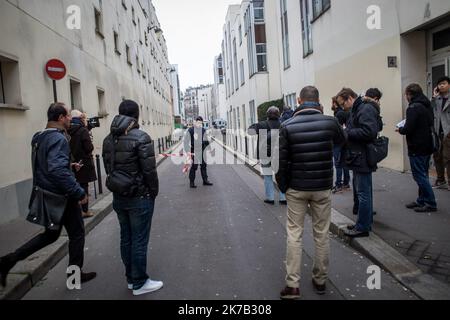 ©Michael Bunel / le Pictorium/MAXPPP - Michael Bunel / le Pictorium - 07/01/2015 - France / Ile-de-France / Paris - Attaché de Charlie Hebdo, douze personnes ont ete assassinés dans les locaux de la reaction du journal satirique. Deux hommes ont fait irrupt arme et ont tire avant de prendre la fuite en voiture. 7 janvier 2015. Paris, France. / 07/01/2015 - France / Ile-de-France (région) / Paris - Charlie Hebdo attaque, douze personnes ont été assassinées dans les locaux du personnel de rédaction du journal satirique. Deux hommes sont entrés armés et ont tiré avant de fuir dans la voiture. 7 janvier 2015. Banque D'Images