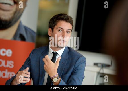 ©PHOTOPQR/OUEST FRANCE/Marc Ollivier ; Rennes ; 01/10/2020 ; Gabriel Attal sectaire d'État près du Premier ministre, porte-parole du gouvernement rencontre les lecteurs du journal Ouest-France ce jeudi 1er octobre 2020 - 2020/09/30. Gabriel Attal Secrétaire d'État au Premier ministre, porte-parole du gouvernement Banque D'Images