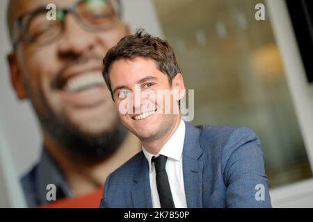 ©PHOTOPQR/OUEST FRANCE/Marc Ollivier ; Rennes ; 01/10/2020 ; Gabriel Attal sectaire d'État près du Premier ministre, porte-parole du gouvernement rencontre les lecteurs du journal Ouest-France ce jeudi 1er octobre 2020 - 2020/09/30. Gabriel Attal Secrétaire d'État au Premier ministre, porte-parole du gouvernement Banque D'Images