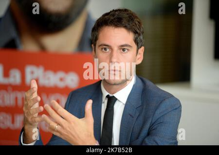 ©PHOTOPQR/OUEST FRANCE/Marc Ollivier ; Rennes ; 01/10/2020 ; Gabriel Attal sectaire d'État près du Premier ministre, porte-parole du gouvernement rencontre les lecteurs du journal Ouest-France ce jeudi 1er octobre 2020 - 2020/09/30. Gabriel Attal Secrétaire d'État au Premier ministre, porte-parole du gouvernement Banque D'Images