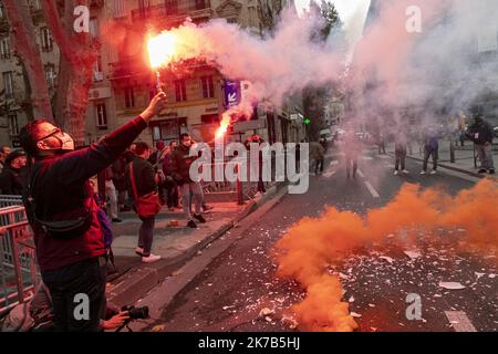 ©PHOTOPQR/LA PROVENCE/SPEICH Frédéric ; Marseille ; 02/10/2020 ; manifestation de restaurateurs et d'entrepreneurs de l'UMIH de la CGPME 13 et de l'UPE 13 devant la Préfecture contrée la fermette des bars et des restaurants en raison de l'épidémimie de Covid 19 débarquant par le Gouvernement, Marseille, France octobre 2nd 2020 démonstration par les patrons et le personnel de bars et restaurants fermés pour lutter contre la propagation de covid-19 Banque D'Images