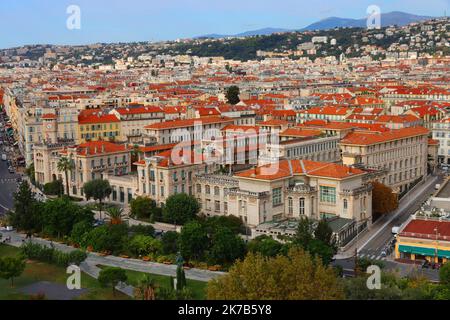 ©Sylvestre/MAXPPP - Nice France 02/10/2020 ; SYLVESTRE/MAXPPP panorama du sommet de la tour saint-françois, lycée masséna - Nice, France, oct 2nd 2020 Banque D'Images