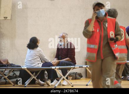 ©PHOTOPQR/NICE MATIN/Patrice Lapointe ; Cannes ; 02/10/2020 ; les aspirations dans les zones à risque ont été débutées à Mandelieu-la-Napoule - 2020/10/02. Alex Storm en France, évacuations. Banque D'Images