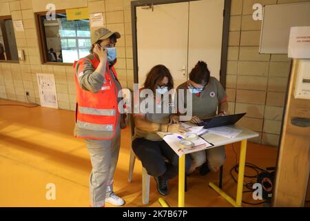 ©PHOTOPQR/NICE MATIN/Patrice Lapointe ; Cannes ; 02/10/2020 ; les aspirations dans les zones à risque ont été débutées à Mandelieu-la-Napoule - 2020/10/02. La tempête Alex frappe le sud de la France. Banque D'Images