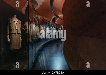 ©PHOTOPQR/LE PARISIEN/Valentin CEBRON ; Paris ; 24/09/2020 ; pour sa création et l'extension de son sous-sol, le Palais Galliera, le musée de la mode de la ville de Paris, héberge l'exposition 'manifeste de la mode' sur Chanel, la création rétrospective de la revue de la revue de la revue de la vie. - Paris, France, sept 24th 2020 - après sa rénovation et l'extension de son sous-sol, la réouverture du Palais Galliera, le musée de la mode de la ville de Paris Banque D'Images