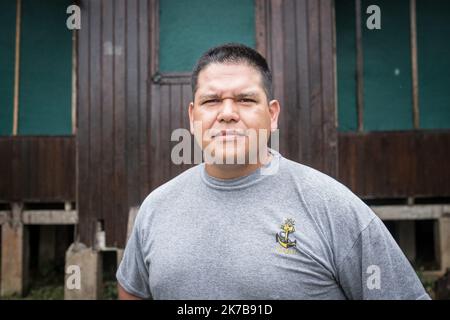 ©Olivier Donnars / le Pictorium / MAXPPP - Olivier Donnars / le Pictorium - 24/11/2019 - Perou / Madre de Dios - le lieutenant Gino Del Carpio Fernandez, officiel de la Marine peruvienne et chef de patrouille a' la Pampa. La douzaine d'hommes sous ses ordres fait partie des commandos et des forces spéciales d'intervention de la marine suvienne. Le lieutenant Gino Del Carpio Fernandez, officiel de la Marine peruvienne et chef de patrouille a’ la Pampa. La douzaine d'hommes sous ses ordres fait partie des commandos et des forces spéciales d'intervention de la marine suvienne. / 24/11/2019 - P Banque D'Images