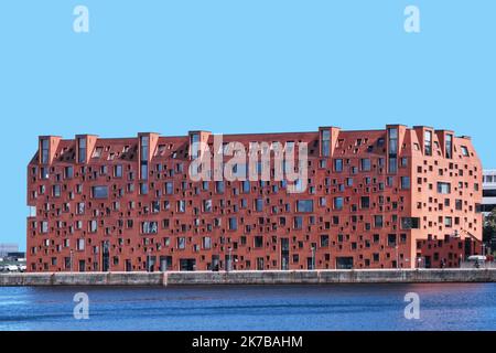 Copenhague, Danemark - septembre 2022 : la façade moderne en brique de Pier47 est un immeuble de bureaux situé sur le quai Langelinie conçu par Lundgaard Tranberg Banque D'Images