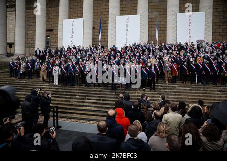 ©THOMAS PADILLA/MAXPPP - 20/10/2020 ; PARIS, FRANCE ; HOMMAGE DES DEPUTES A L'ASSEMBLEE NATIONALE AU PROFESSIONNEL ASSASSINE LORS D'UNE INSCRIPTION TRRORISTE, SAMUEL PATY. RICHARD FERRAND, PRÉSIDENT DE L'ASSEMBLEE NATIONALE. - HOMMAGE DES DÉPUTÉS À SAMUEL PATY FRANCE - PARIS OCT 20 2020 Banque D'Images